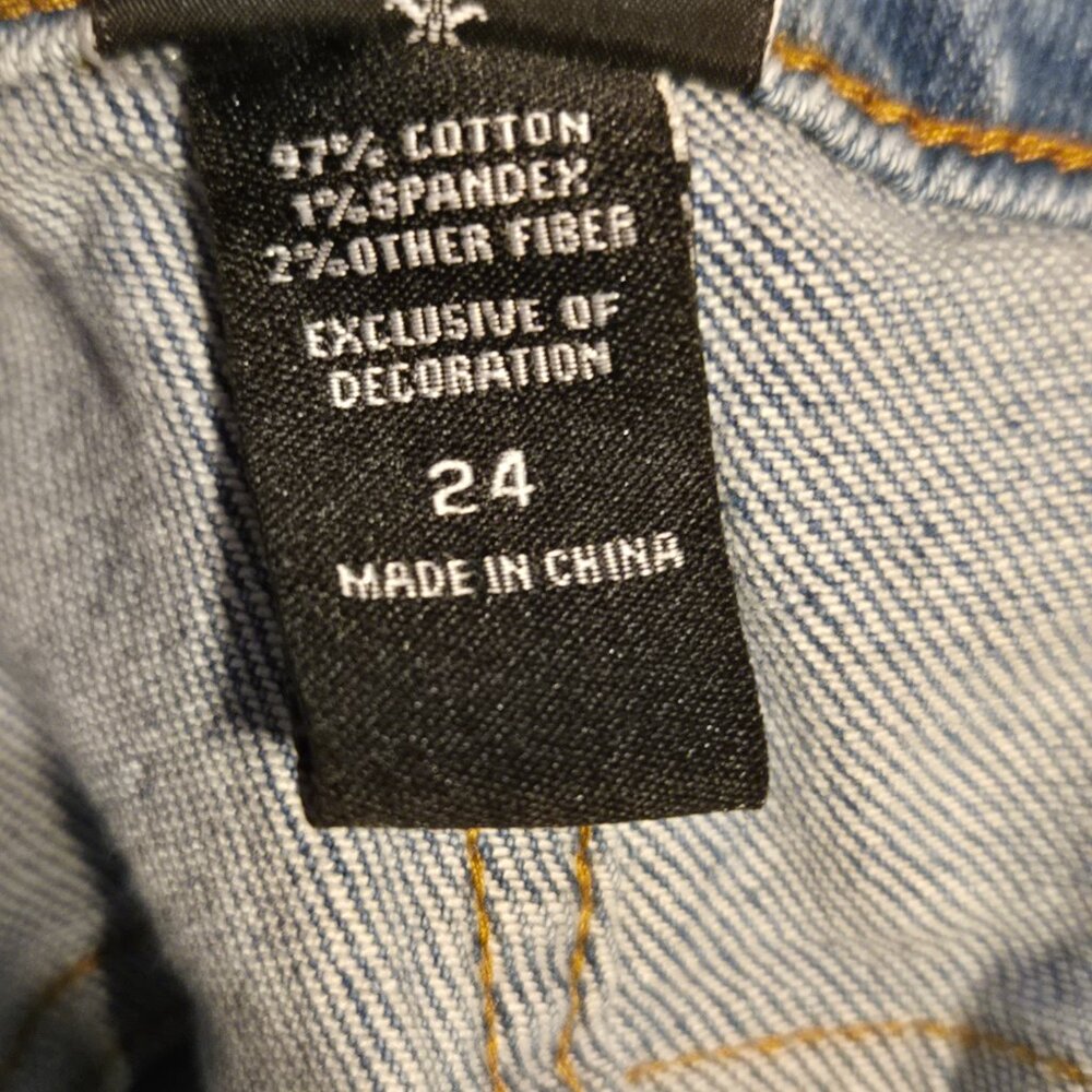 Baby Yoda Star Wars Jeans - Picture 5 of 5